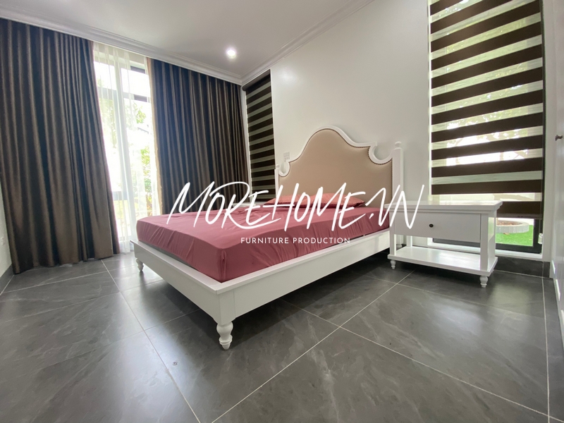 Giường ngủ gỗ tự nhiên màu trắng bọc da đầu giường tân cổ điển mang tới những giấc ngủ ngon lành, sự nghỉ ngơi thoải mái sau một ngày dài học tập, làm việc.